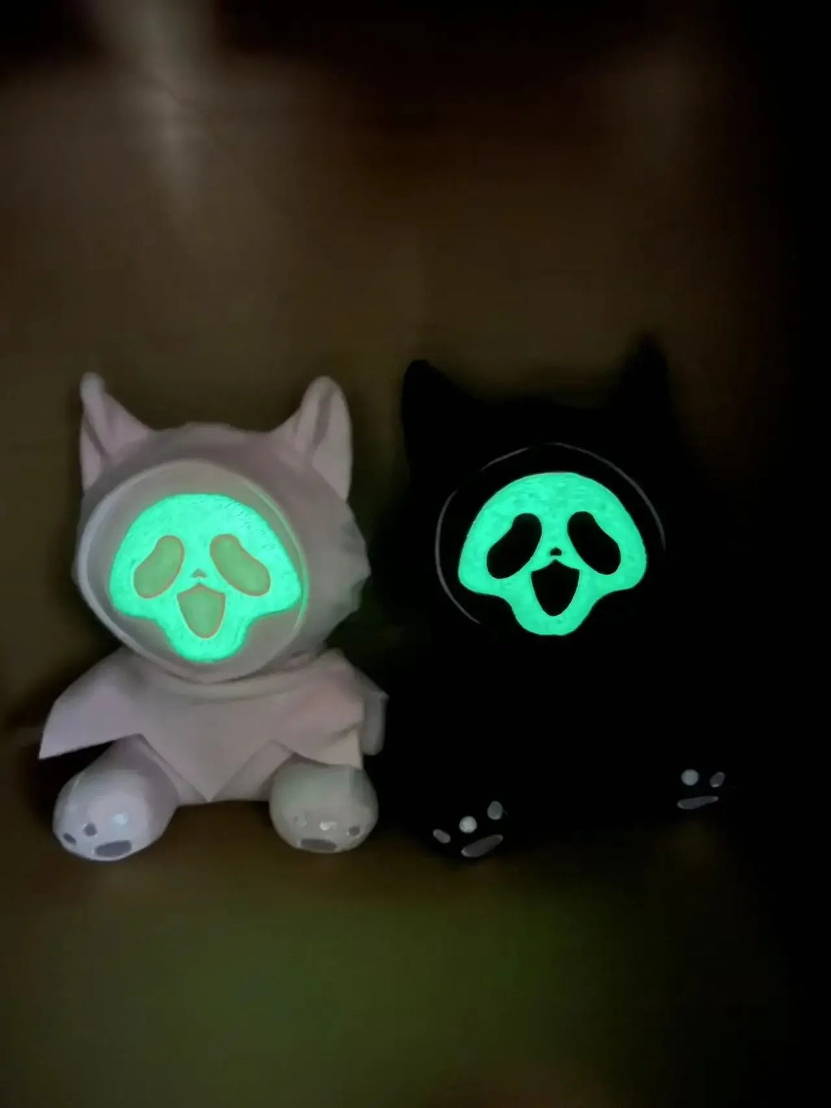 2PCS 23cm Ghost Face Plush Toys Cute Soft Stuffed Animation Luminous Ghost Home Room Decor Dolls For Kid Birthday Halloween Gift Festive Paws